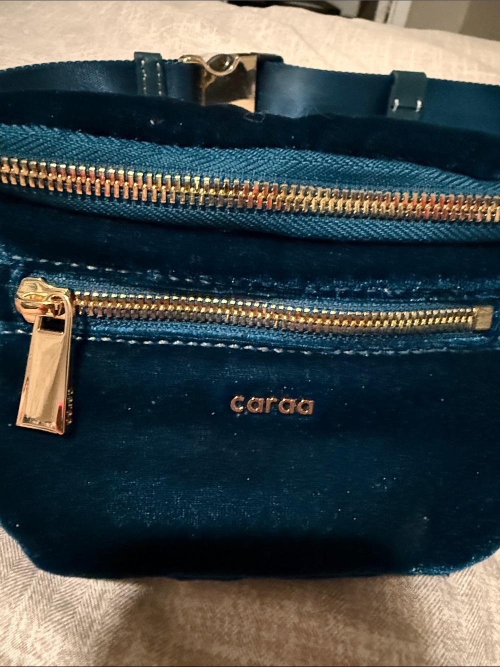 caraa
Sling Small Velvet Small in
Midnight - Picture 10 of 11